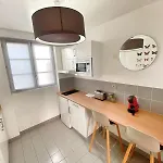 Service - Vue Sur Le Musee - 5 - Flat-guest Апартаменты *